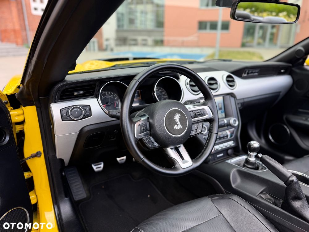 Ford Mustang - 7