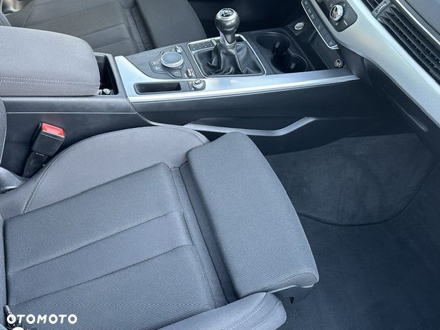 Audi A4 Avant 2.0 TFSI ultra Design - 15