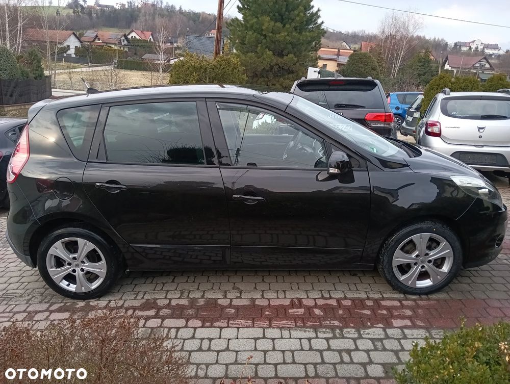 Renault Scenic 1.6 16V 110 Dynamique - 10