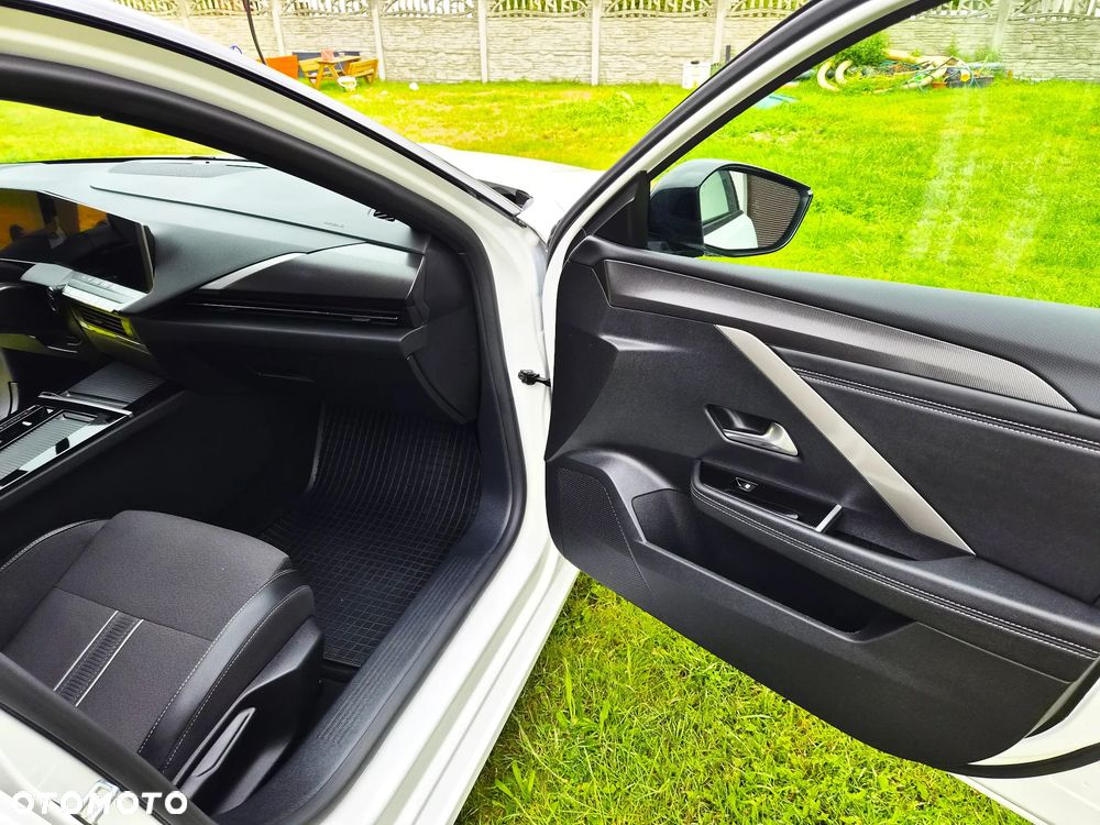 Opel Astra 1.2 T GS Line S&S - 30