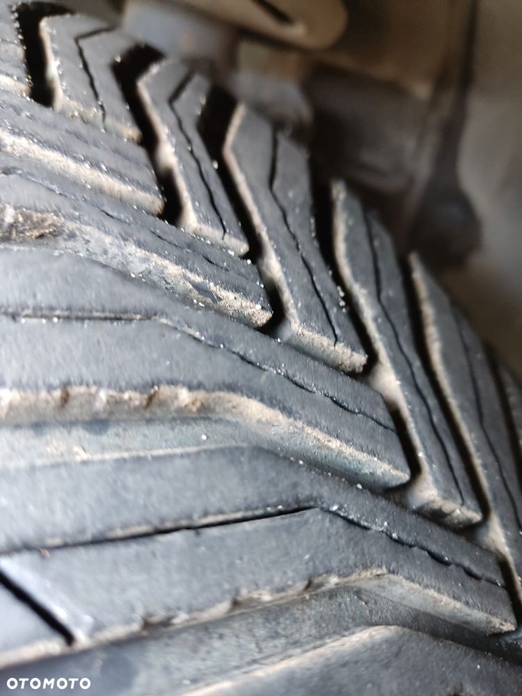 Citroën C3 BlueHDi 100 S&S FEEL - 28