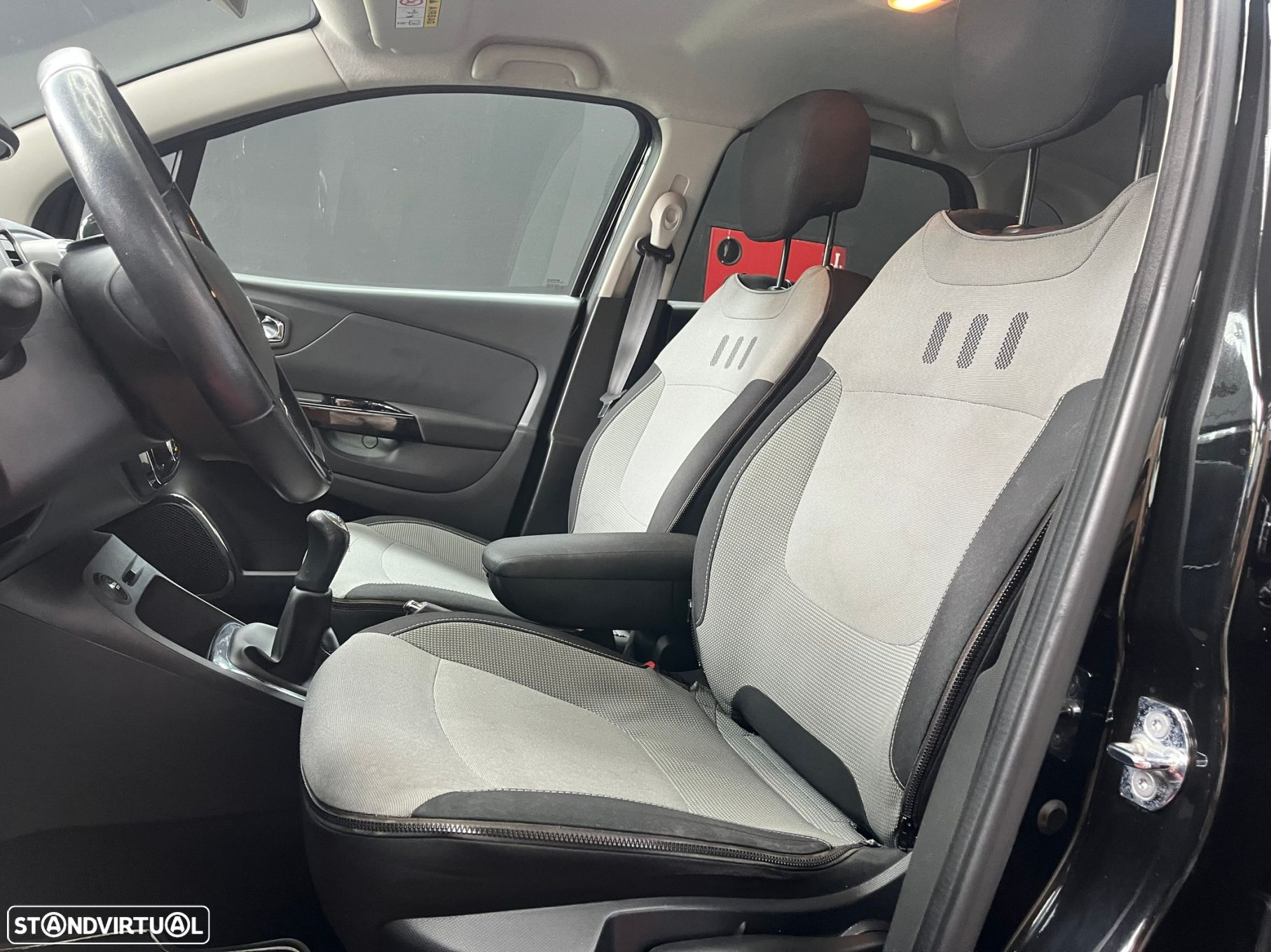 Renault Captur 1.5 dCi Exclusive - 6