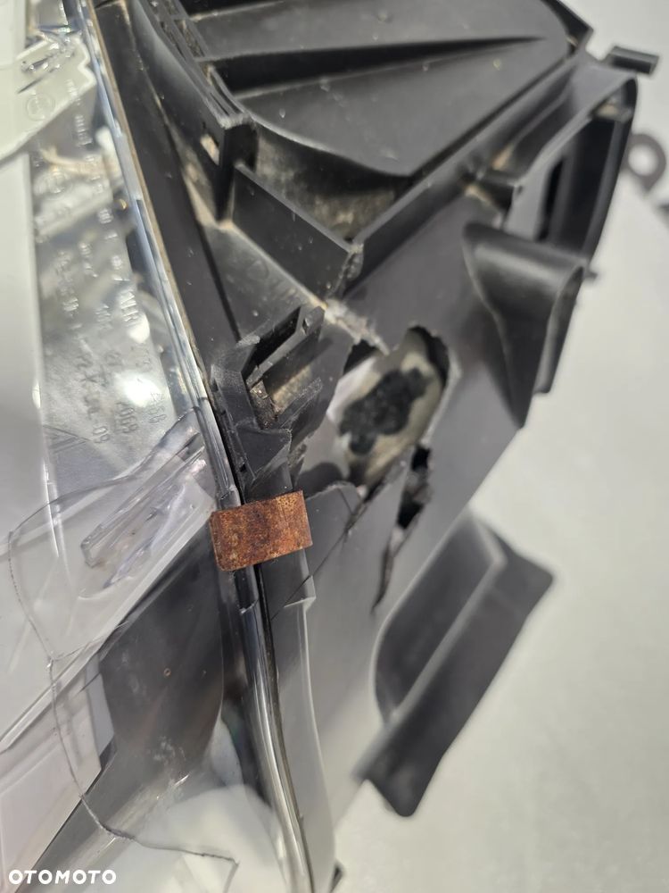 BMW E92 / E93 PRAWY BI-XENON SKRĘTNY DYNAMIC PRAWA LAMPA PRZEDNIA PRZÓD , NR 7239932 / 7239932-07 / 0301261284 , NR AUKCJI LPP201 - 17