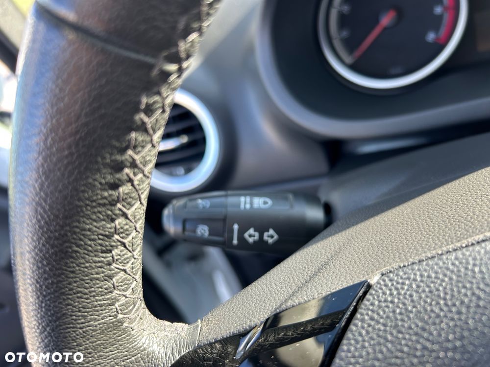 Opel Corsa 1.4 16V Energy - 21