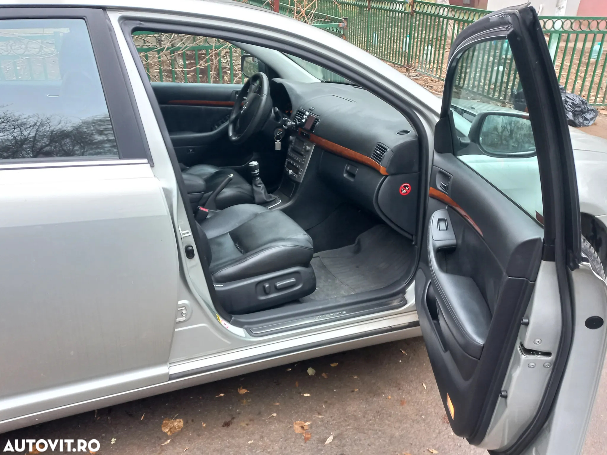 Toyota Avensis - 14