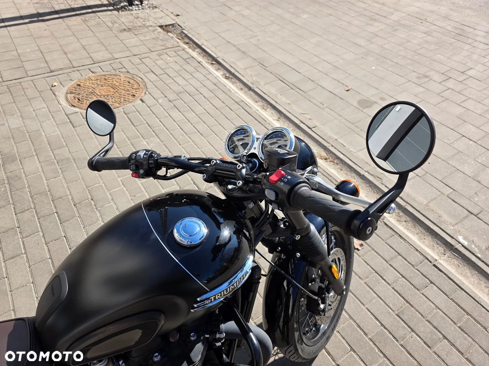 Triumph Bonneville - 4