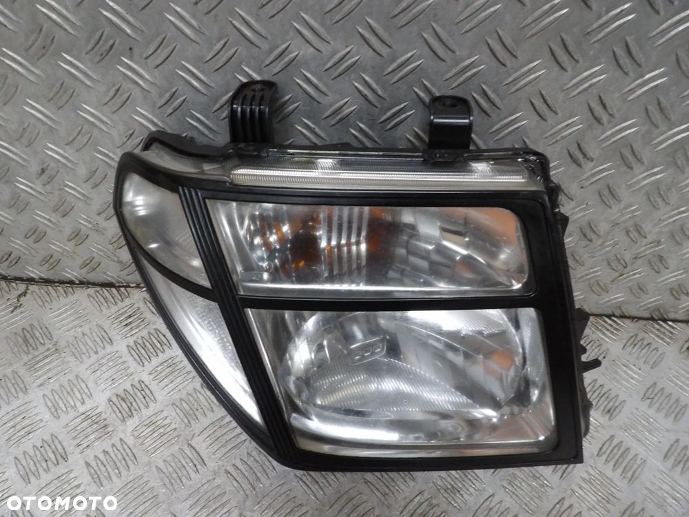 NISSAN NAVARA D40 LAMPA PRAWA PRZÓD - 3