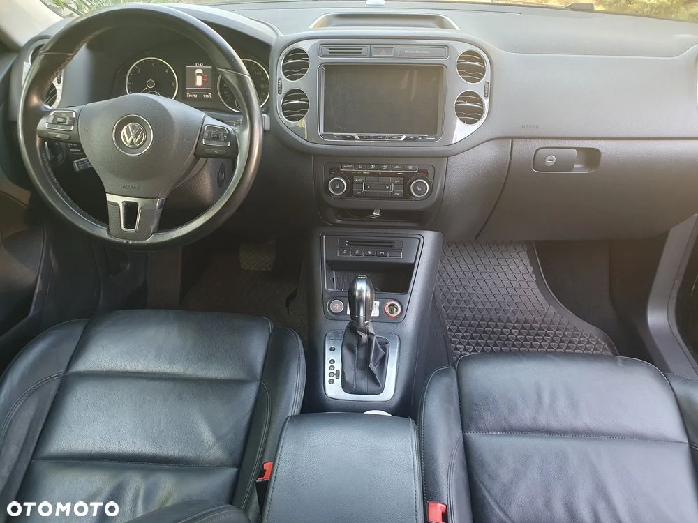 Volkswagen Tiguan 2.0 TDI DPF 4Motion BlueMotion Technology DSG Lounge Sport & Style - 8