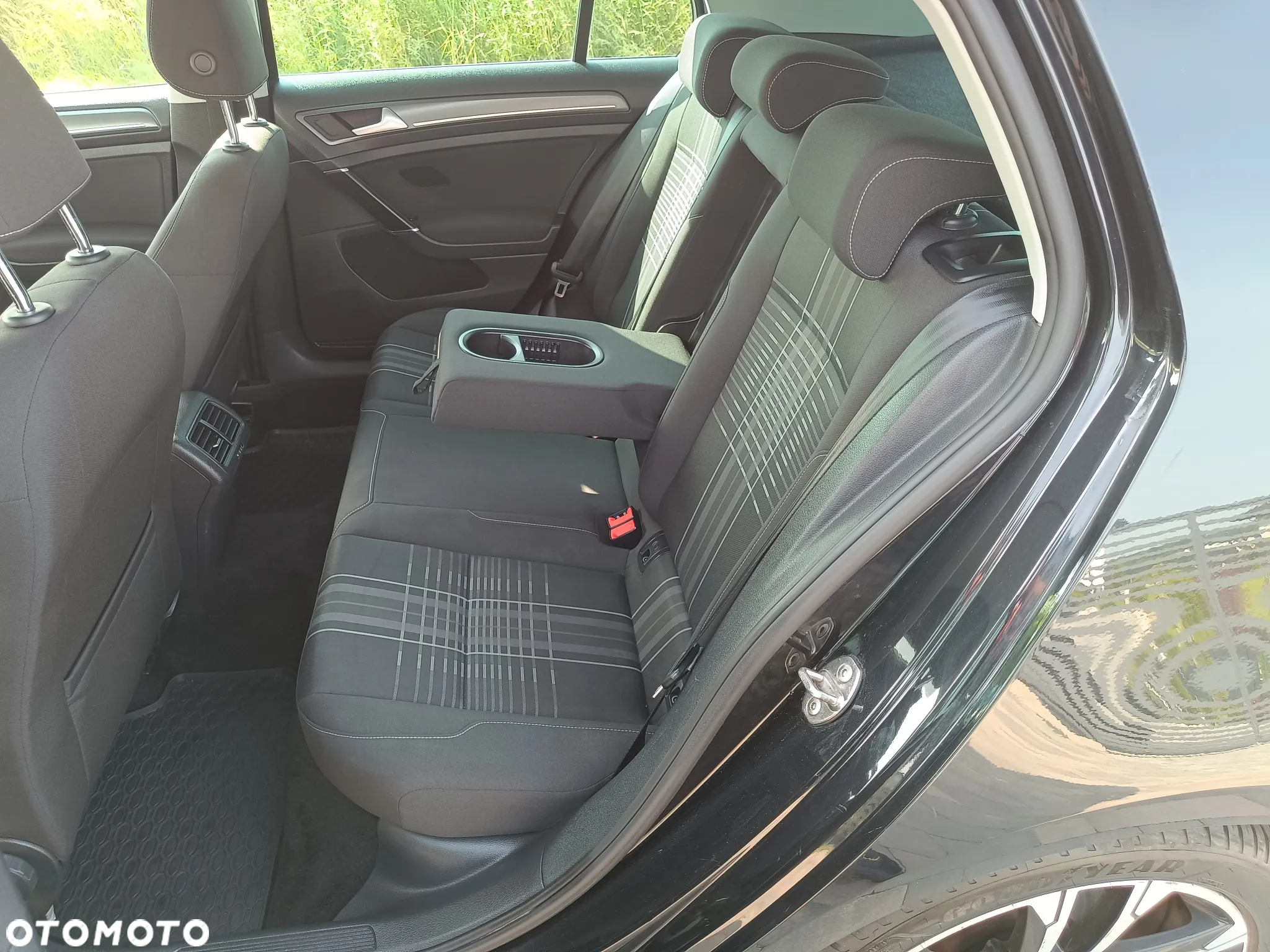 Volkswagen Golf 1.6 TDI BlueMotion Technology Lounge - 15