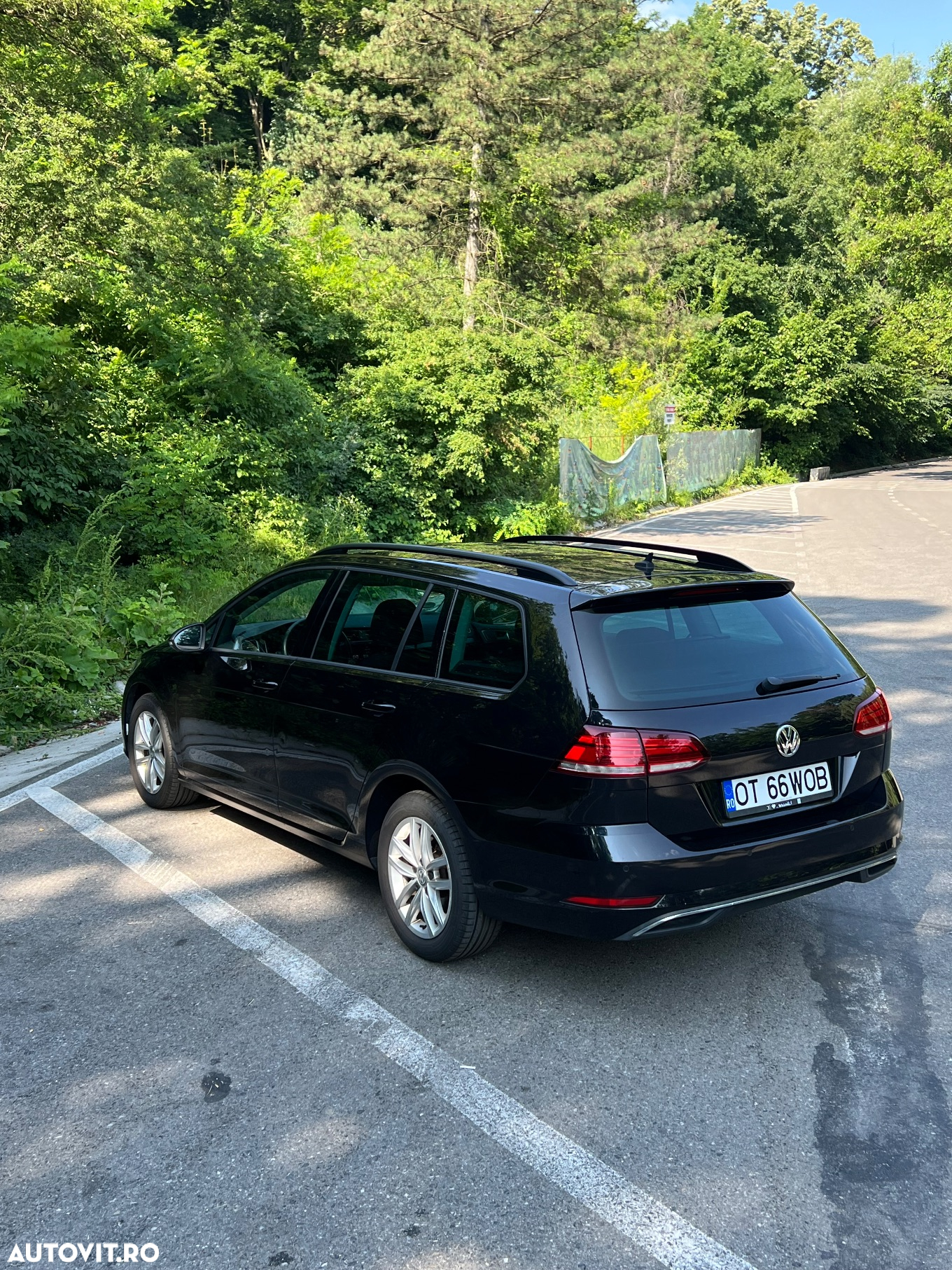 Volkswagen Golf 1.6 TDI DSG Highline - 5