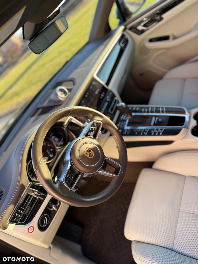 Porsche Macan - 12