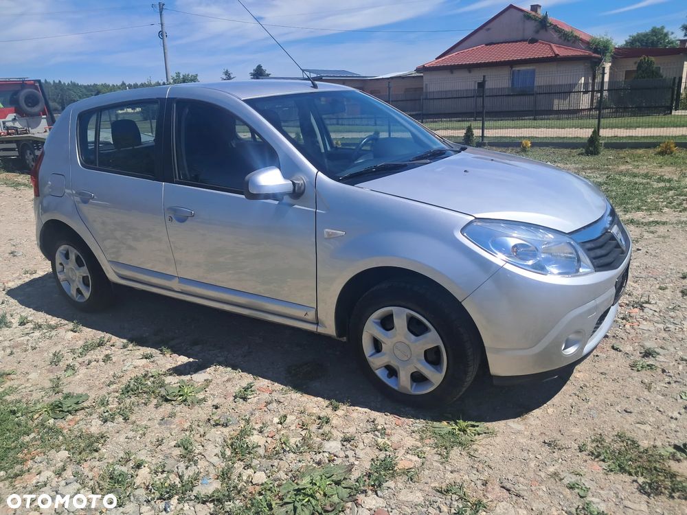 Dacia Sandero - 8