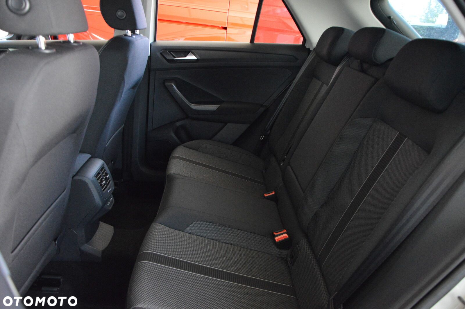 Volkswagen T-Roc - 26