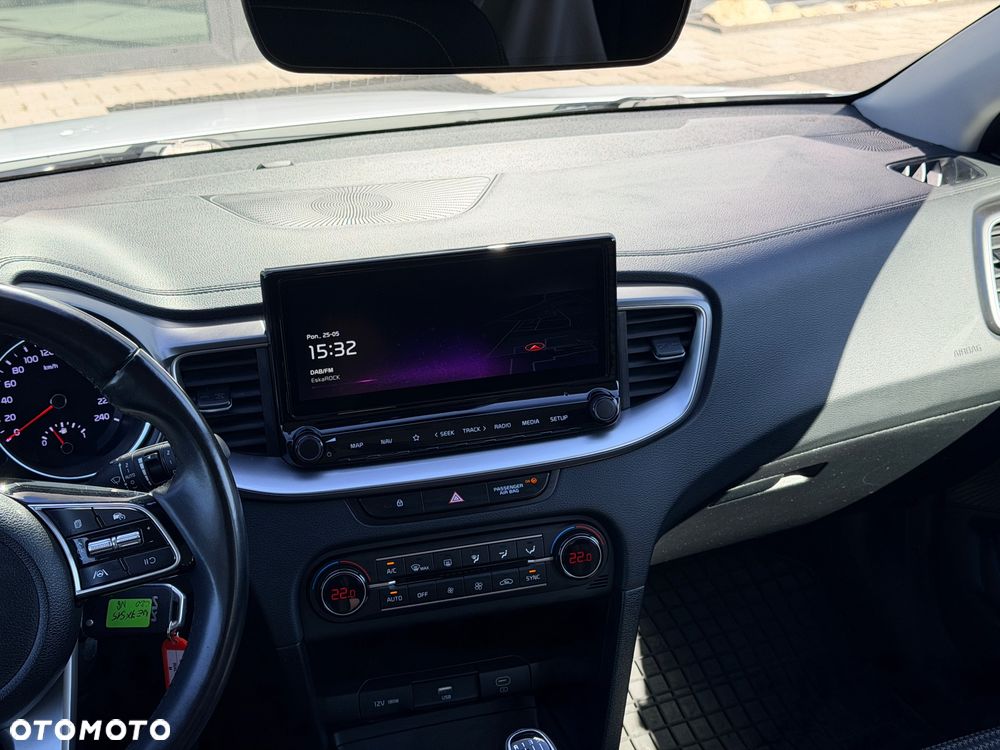 Kia Ceed 1.5 T-GDI M - 22