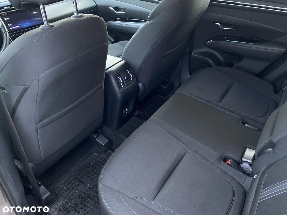 Hyundai Tucson 1.6 T-GDi HEV Executive 4WD - 17