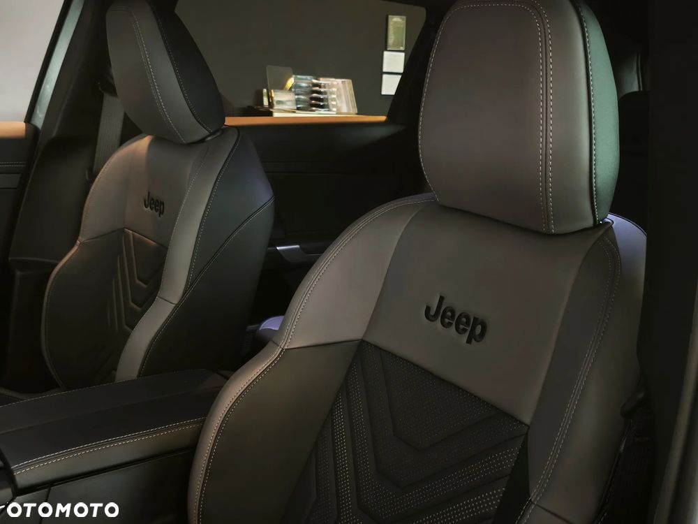 Jeep Compass 1.2 T3 mHEV Summit FWD DCT - 13