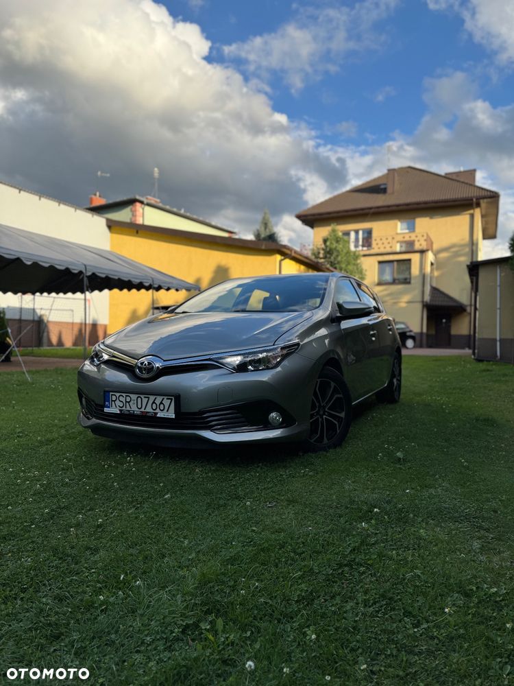 Toyota Auris 1.6 Premium Comfort - 4
