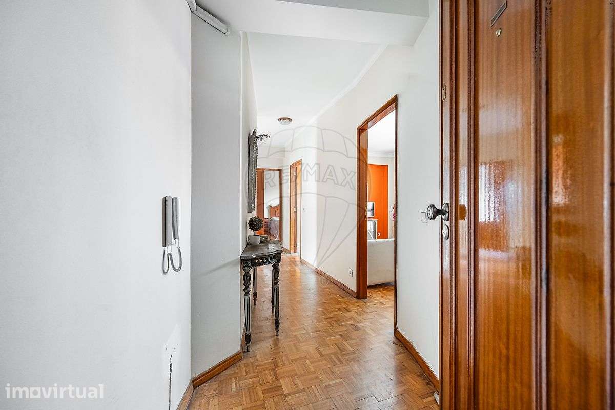 APARTAMENTO T2 NO CENTRO DE BRAGA - Grande imagem: 2/21