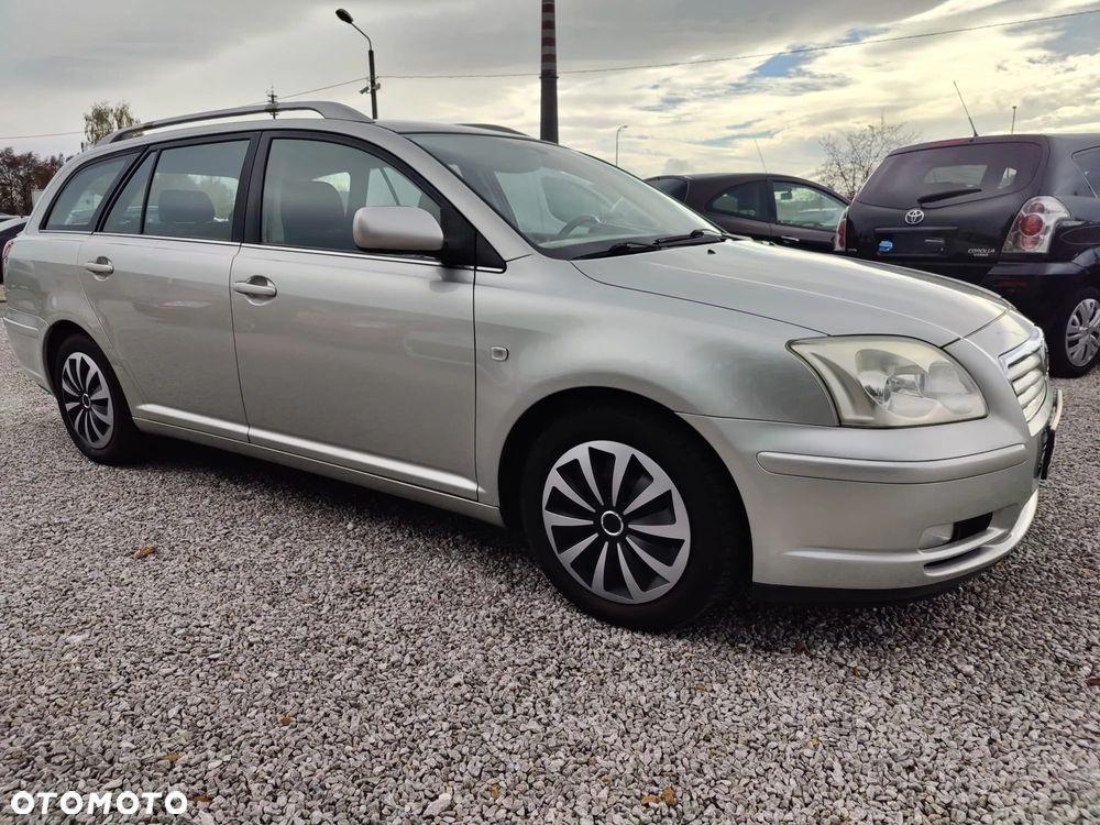 Toyota Avensis - 15