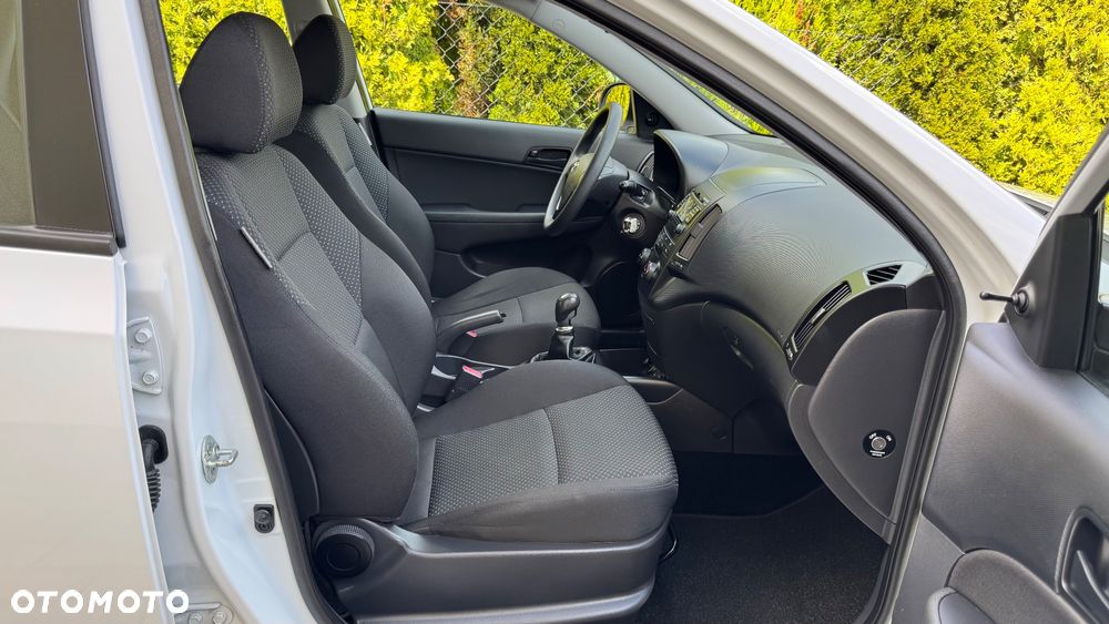 Hyundai i30 1.4 Intro Edition - 23