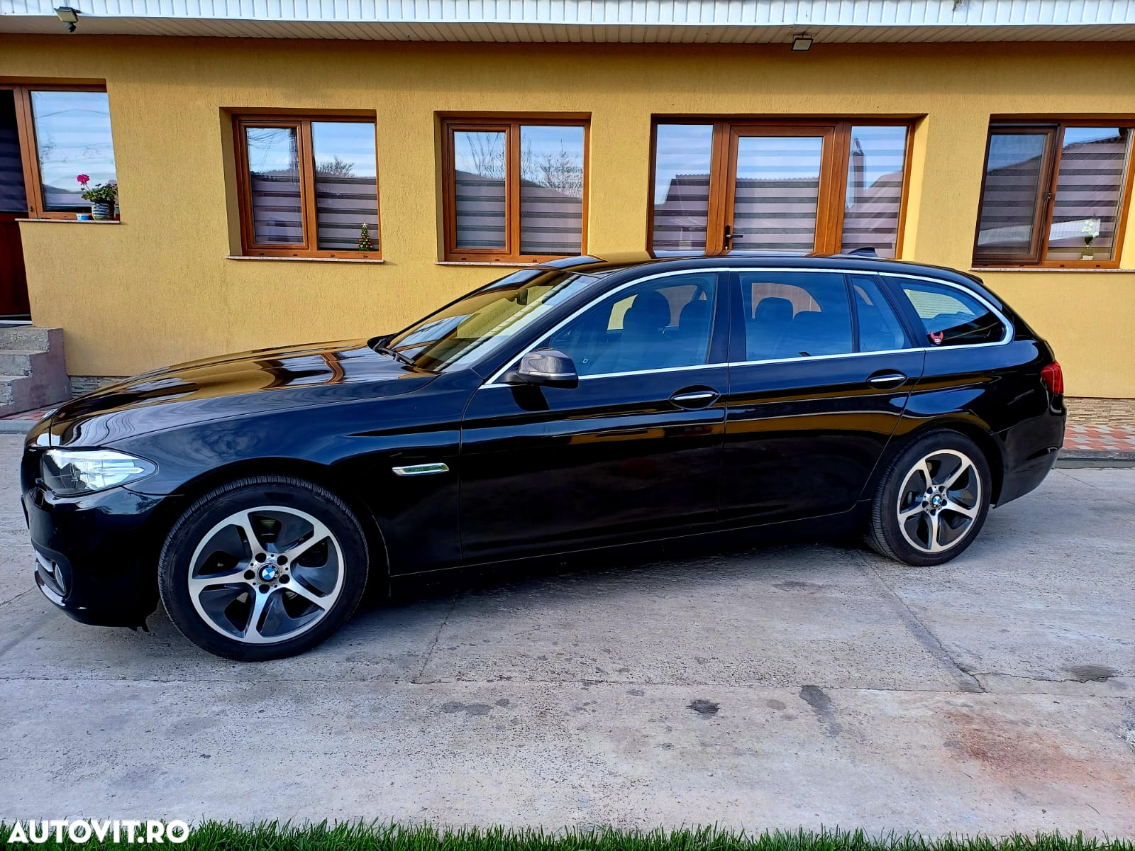 BMW Seria 5 518d Touring Aut. - 13