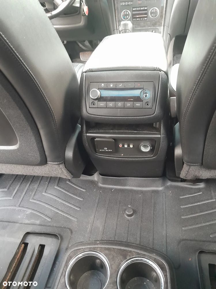 GMC Acadia - 16