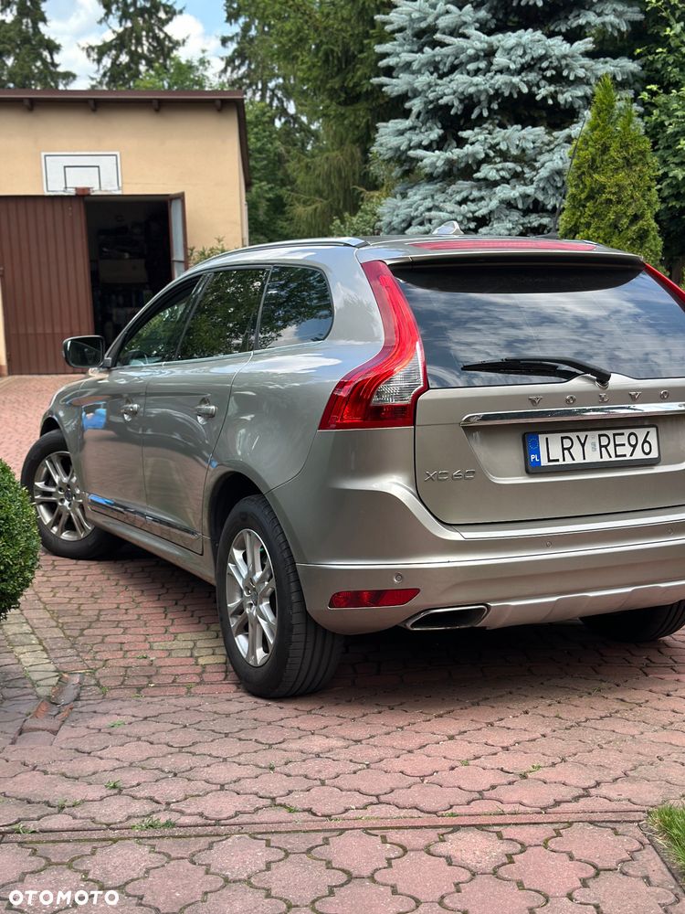 Volvo XC 60 D5 AWD Summum - 4