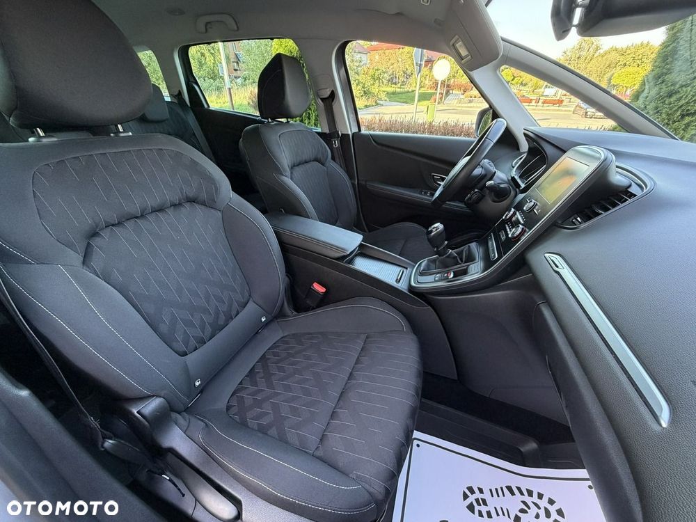 Renault Grand Scenic - 10
