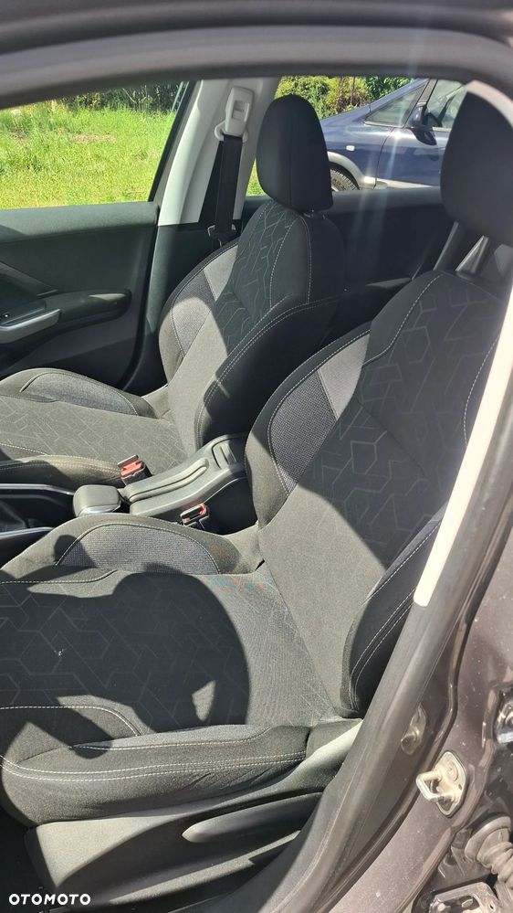 Peugeot 2008 1.2 Pure Tech Active S&S - 7
