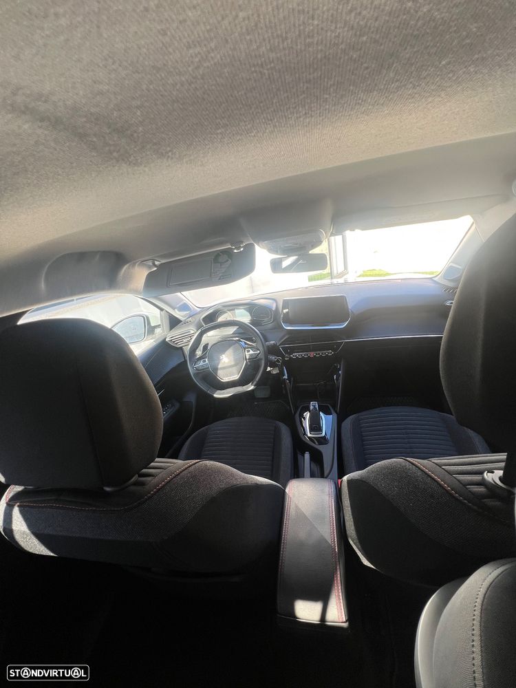Peugeot 208 PureTech 100 EAT8 Allure - 7