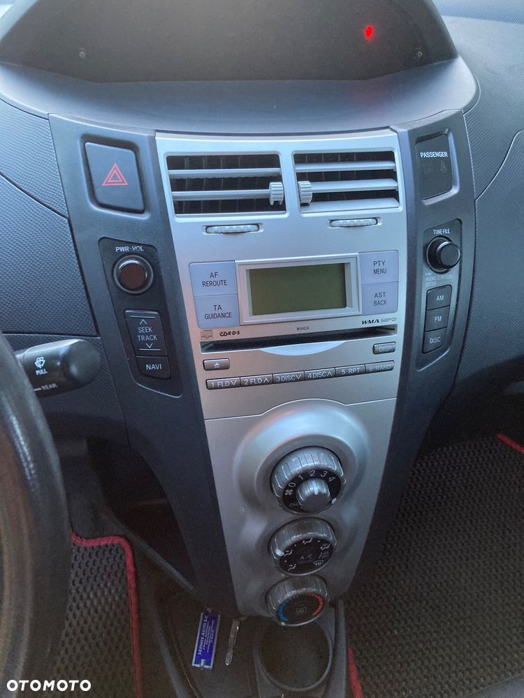 Toyota Yaris 1.3 Luna A/C - 12