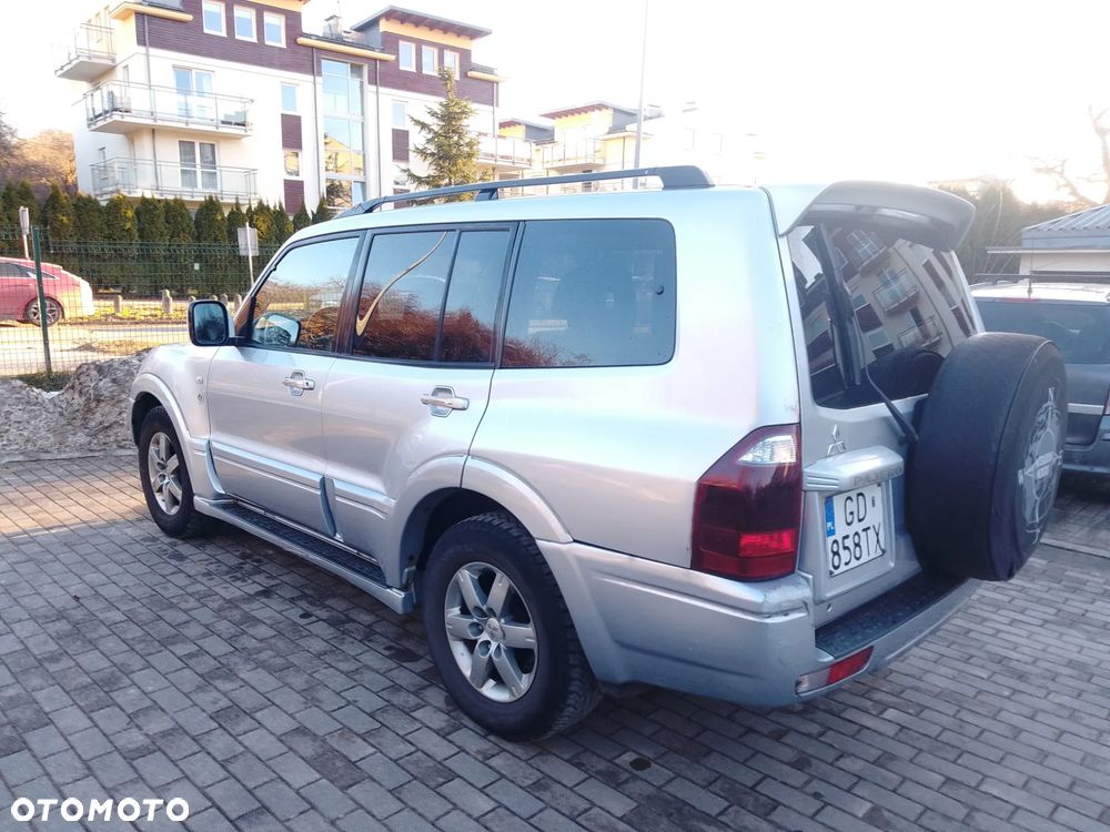 Mitsubishi Pajero 3.2 DI-D Automatik Dakar - 21