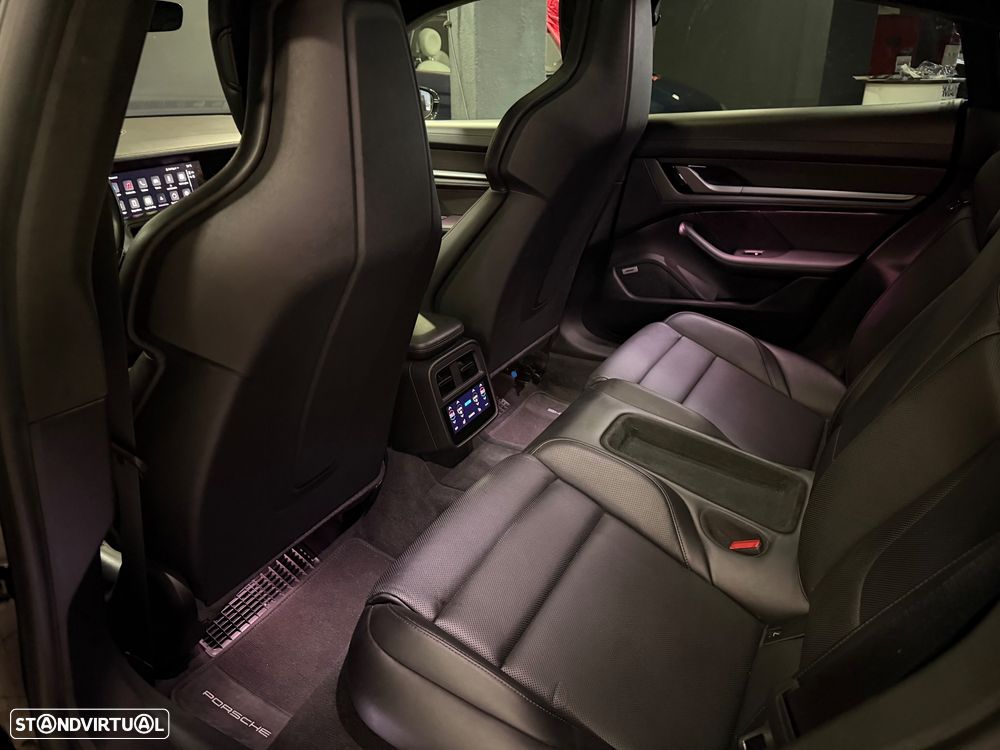 Porsche Taycan Turbo S - 20