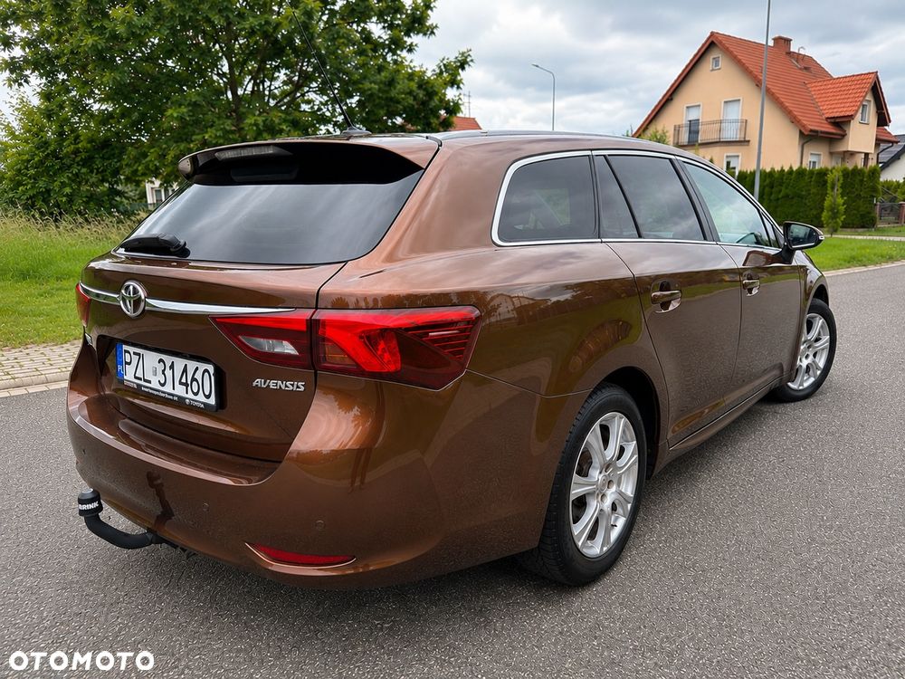 Toyota Avensis 2.0 D-4D Premium - 10