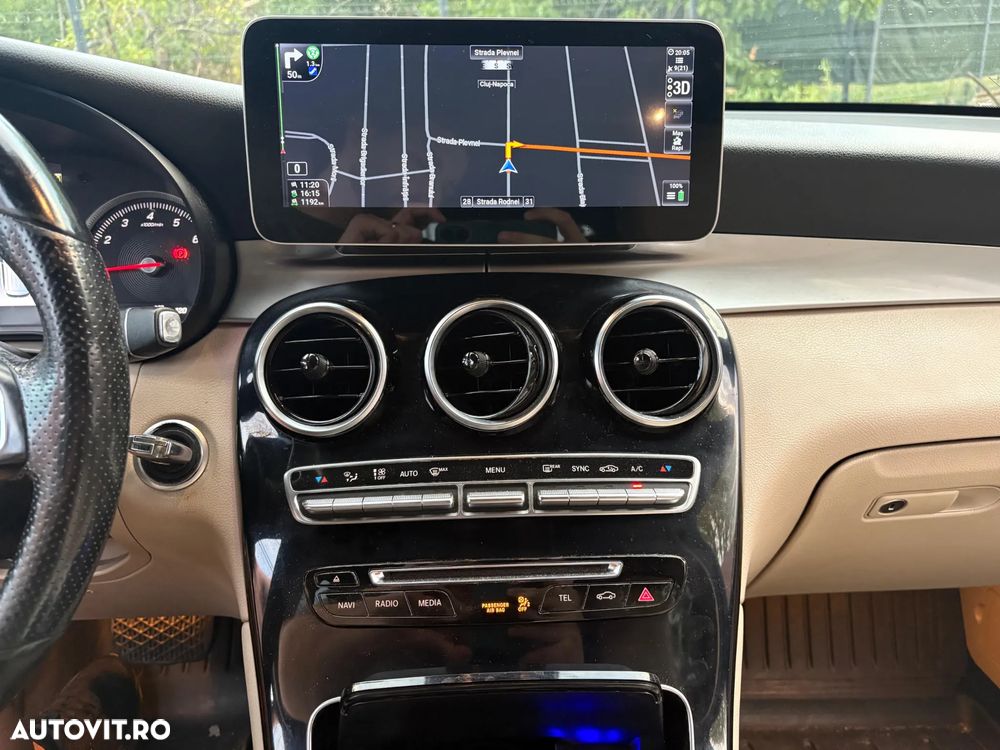 Mercedes-Benz GLC 250 4MATIC 9G-TRONIC - 17