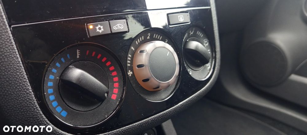 Opel Corsa 1.4 16V Sport - 22