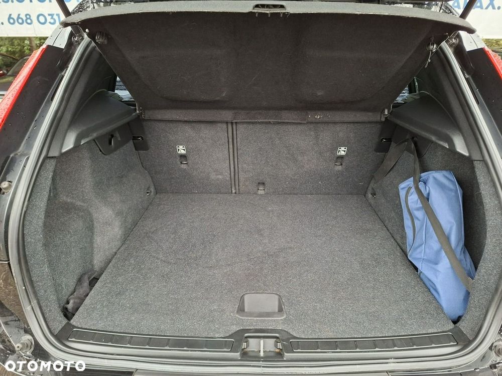 Volvo XC 40 T3 Geartronic Momentum Core - 28