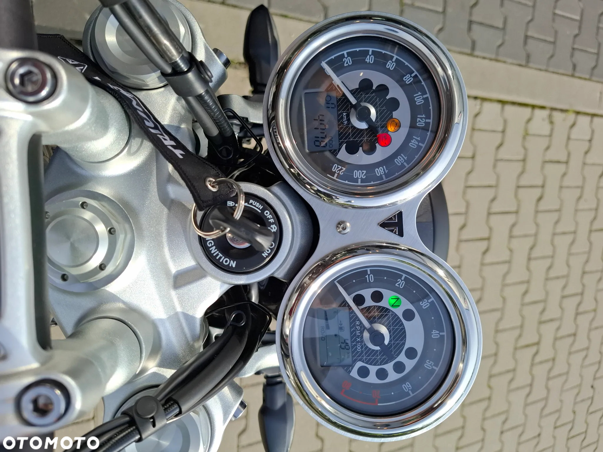 Triumph Speed Twin - 11