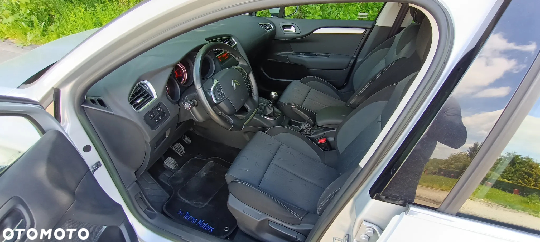 Citroën C4 e-HDi 115 Exclusive - 22