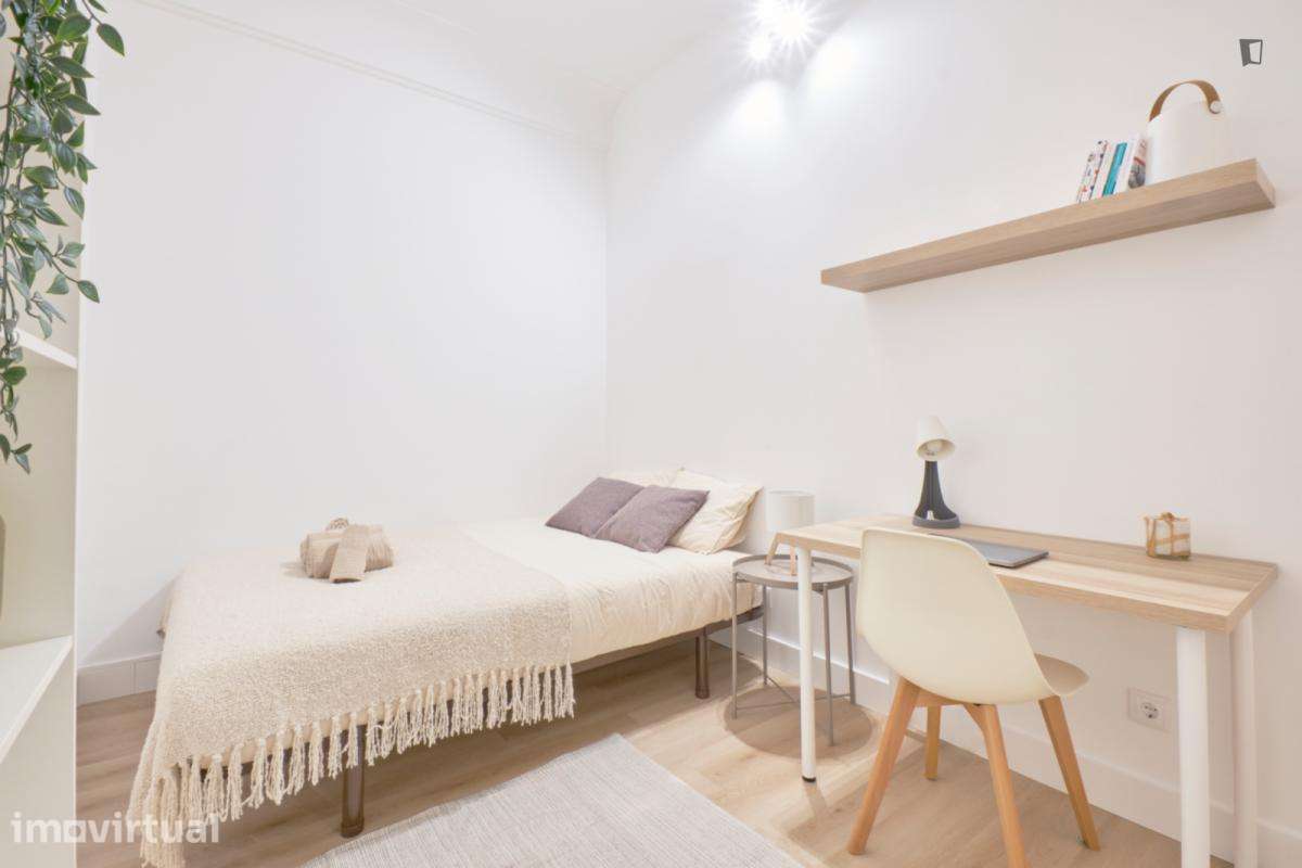 Quarto - localizado em Alameda Lisbon - Grande imagem: 2/38