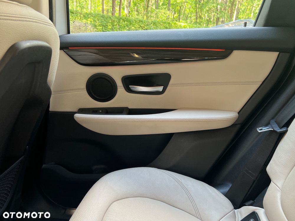 BMW Seria 2 225i xDrive Luxury Line - 13