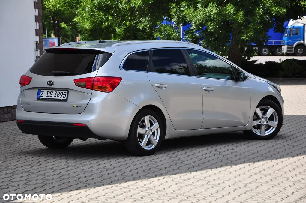 Kia Ceed 1.6 GDI ISG Spirit - 10