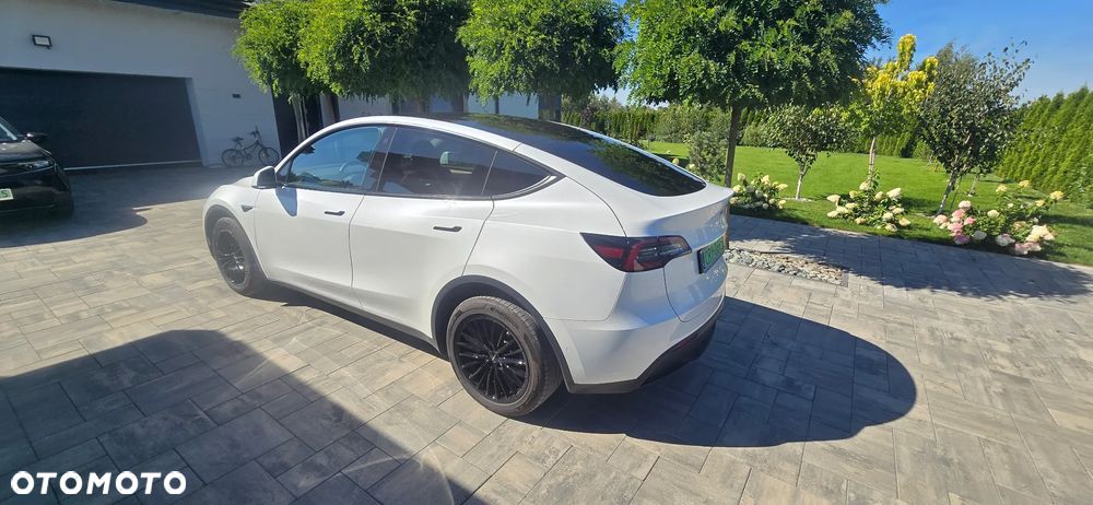 Tesla Model Y Long Range Dual Motor AWD - 9