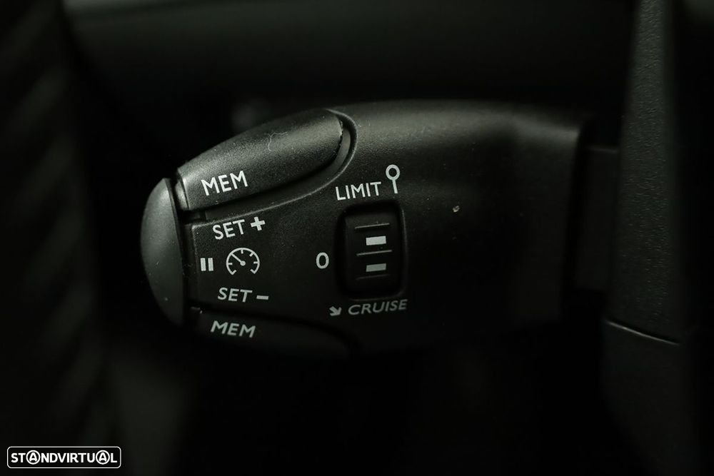 Peugeot e-208 50 kWh SE Style - 19