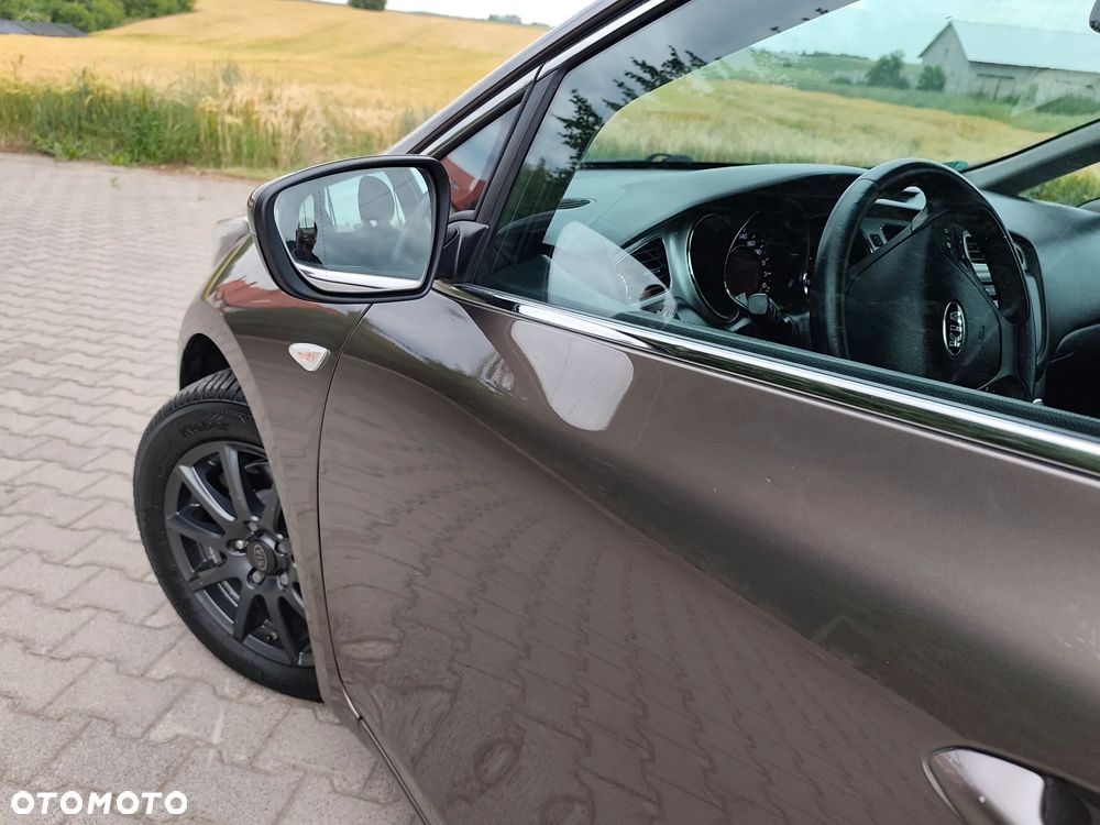 Kia Ceed 1.6 CRDi 128 Fifa World Cup Edition - 39