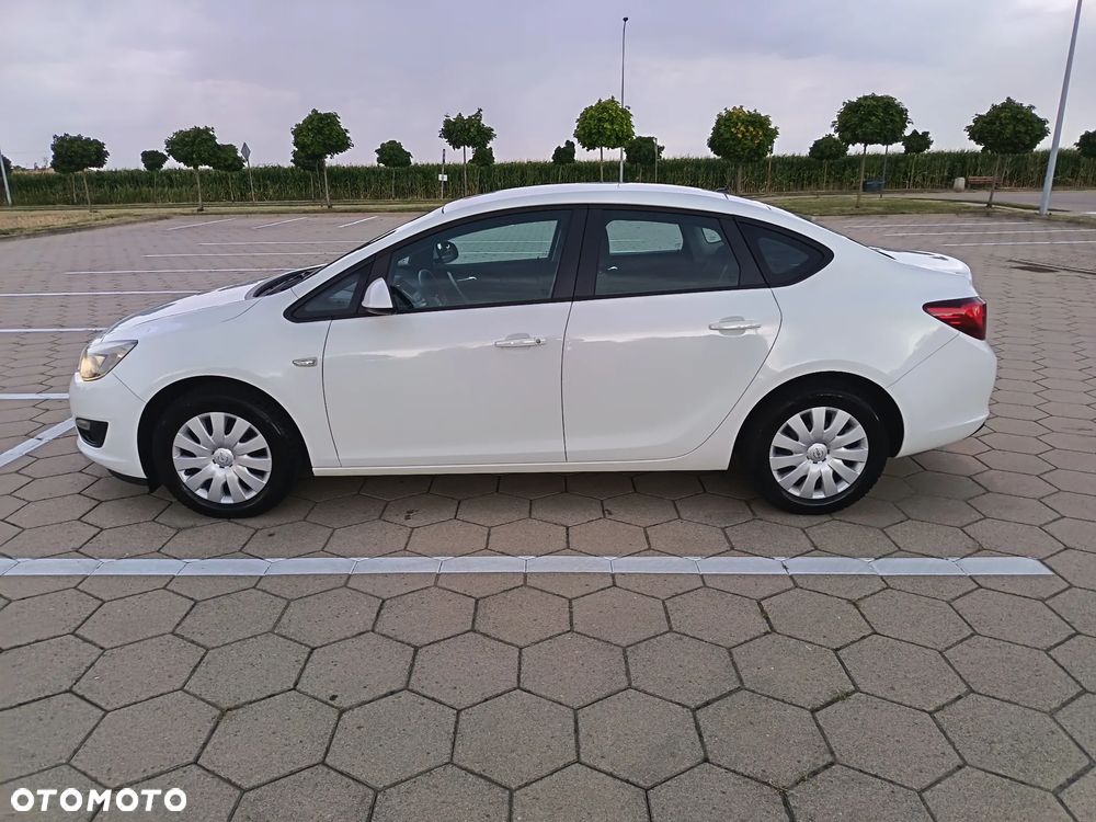 Opel Astra 1.4 T Business - 12
