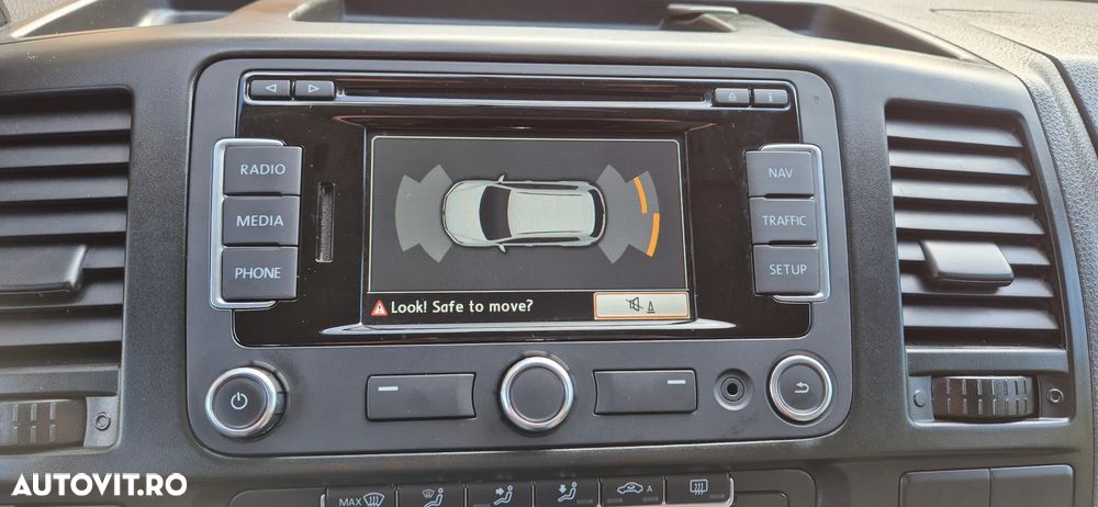 Volkswagen Caravelle - 31