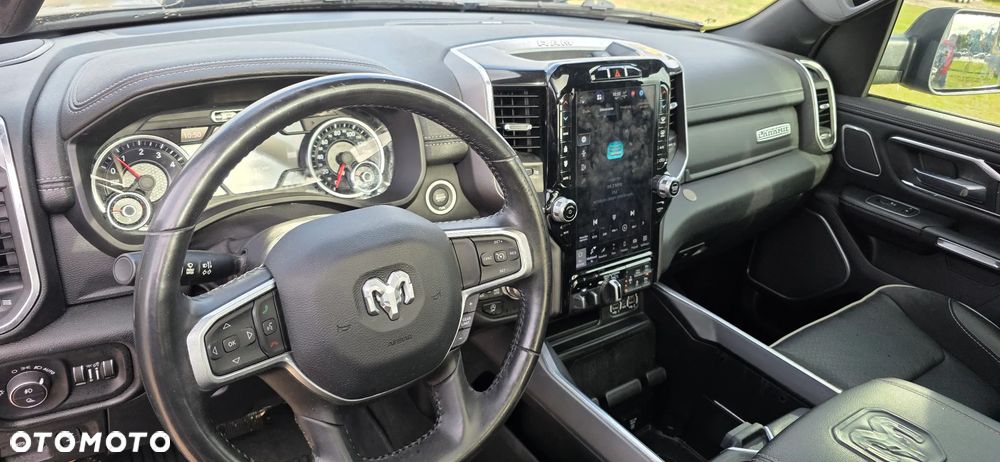 Dodge RAM 5.7 4x4 - 15