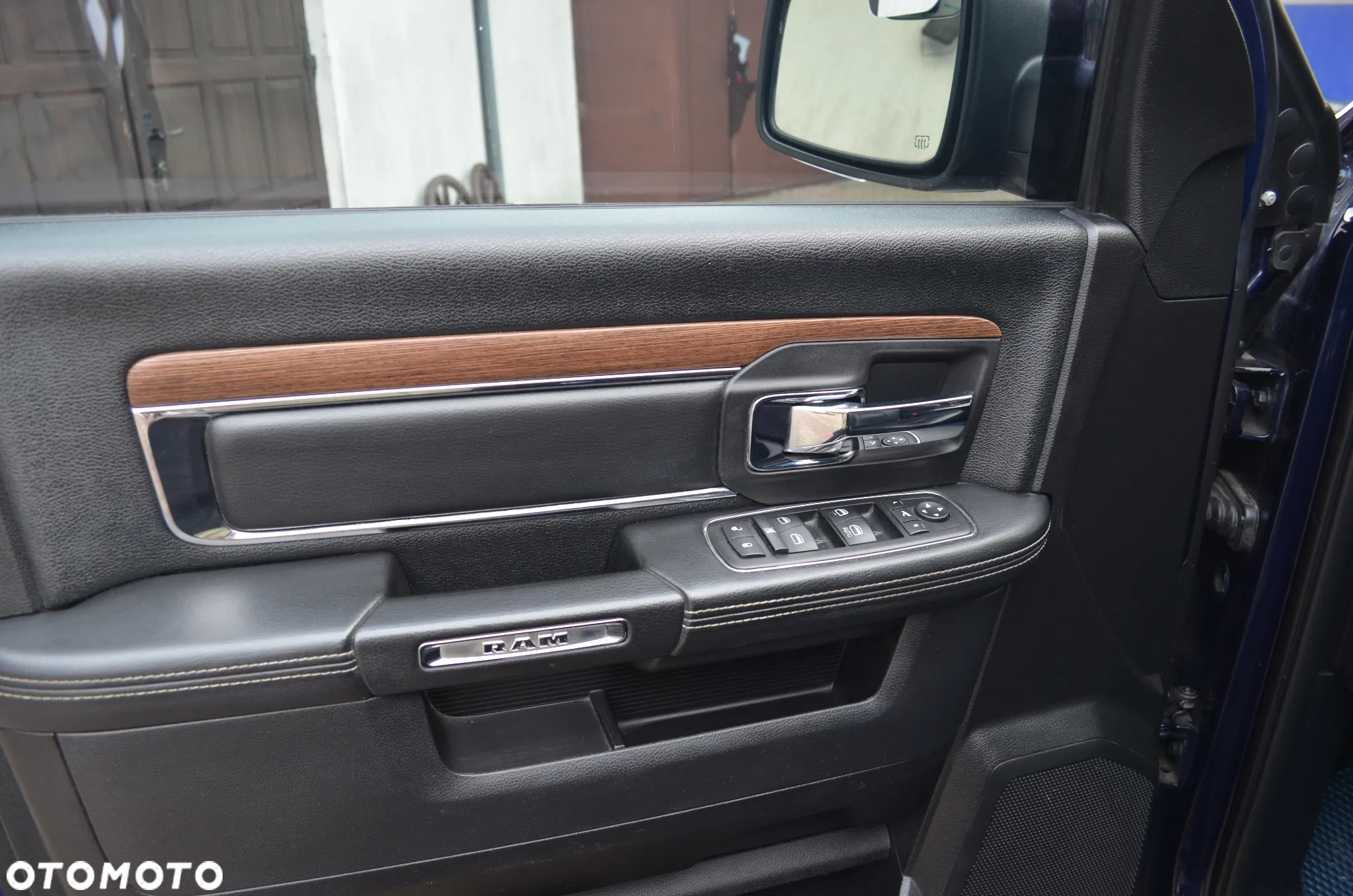 Dodge RAM 1500 5.7 4x4 - 14