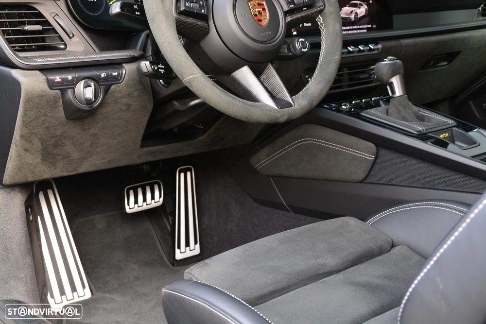 Porsche 911 (992) GT3 PDK - 31